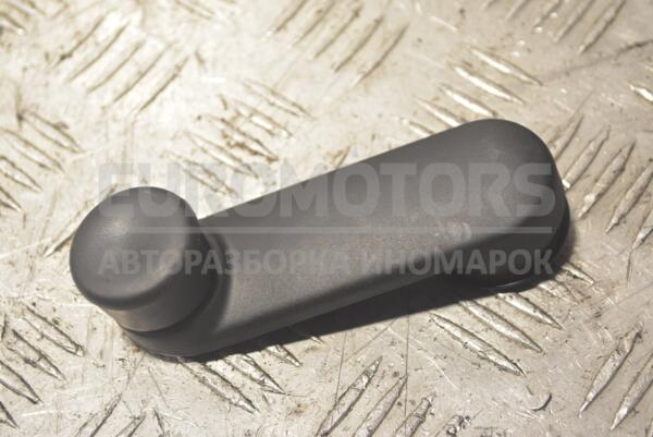 Ручка стеклоподъемника Renault Sandero 2007-2013 8200673745 250749 euromotors.com.ua