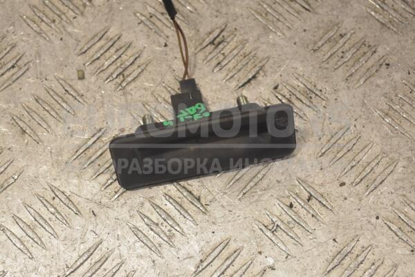 Кнопка открывания крышки багажника наружная электр Skoda Fabia 2007-2014 251485 euromotors.com.ua