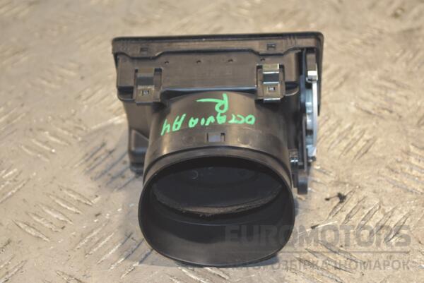 Дефлектор повітряний правий Skoda Octavia (A4) 1996-2010 1U1819702 251961 - 2