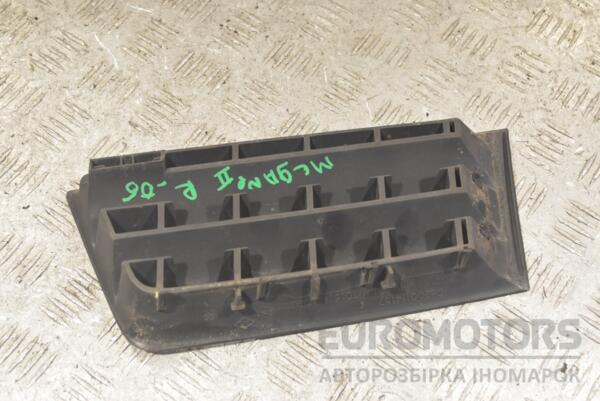 Решетка радиатора правая -06 Renault Megane (II) 2003-2009 8200114157 252313 - 2