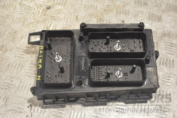 Блок предохранителей Opel Astra (H) 2004-2010 13206754 253272 - 2