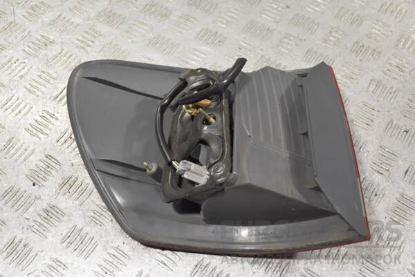 Фонарь правый наружный -04 Toyota Avensis Verso 2001-2009 260601 - 2