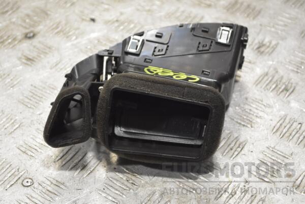 Дефлектор повітряний правий Kia Ceed 2007-2012 974901H000 265686 - 2