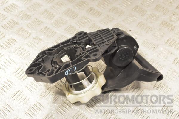 Механизм крепления запасного колеса Renault Clio (IV) 2012 8200601401 268633 - 2