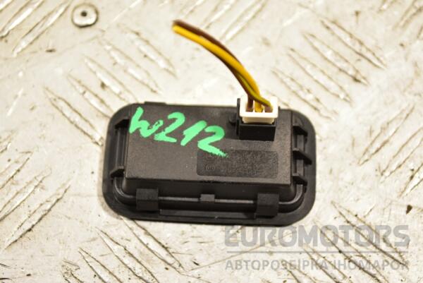 Кнопка закривання кришки багажника Mercedes E-class (W212) 2009-2016 A2128210651 272199 - 2