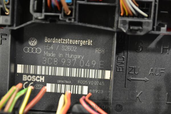 Блок управления бортовой сети VW Touran 2003-2010 3C8937049E 284286 - 2