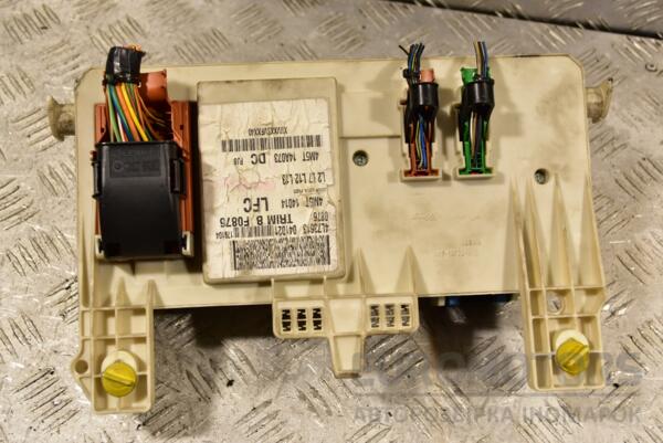 Блок запобіжників Ford Focus (II) 2004-2011 4M5T14A073DC 284288 - 2
