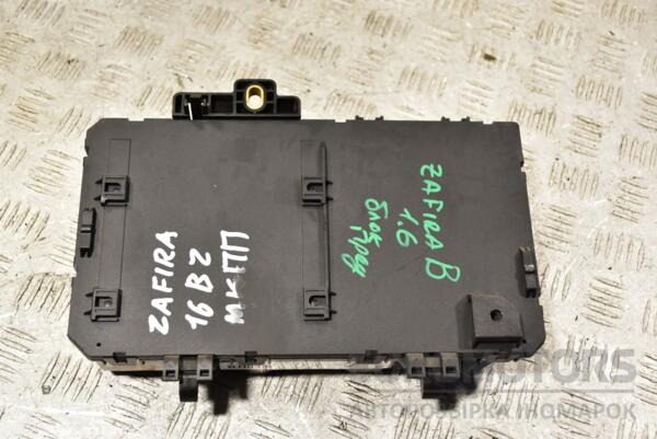 Блок предохранителей Opel Zafira (B) 2005-2011 13220831 284461 - 2