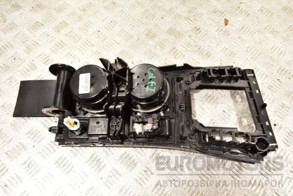 Консоль центральная кулисы (дефект) VW Golf (VII) 2012-2020 5G1864263AM 284748 - 2