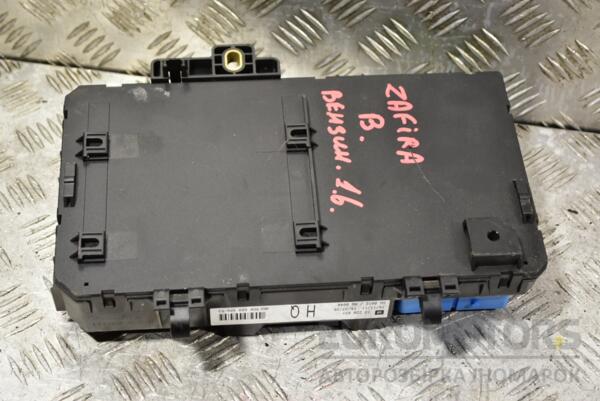 Блок запобіжників Opel Zafira (B) 2005-2011 13220831 285768 - 2