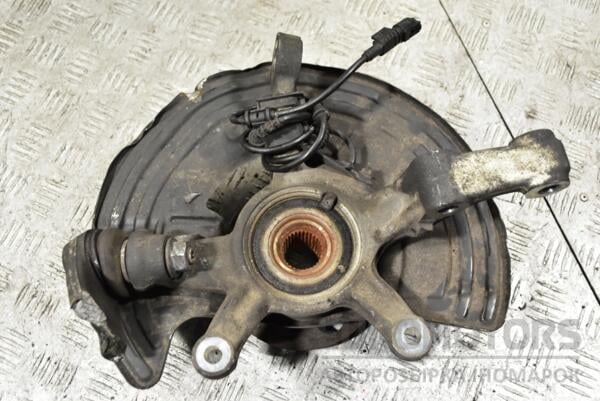 Поворотний кулак лівий з ABS в зборі ступиця Mercedes GLA-Class (X156) 2013 299643 - 2