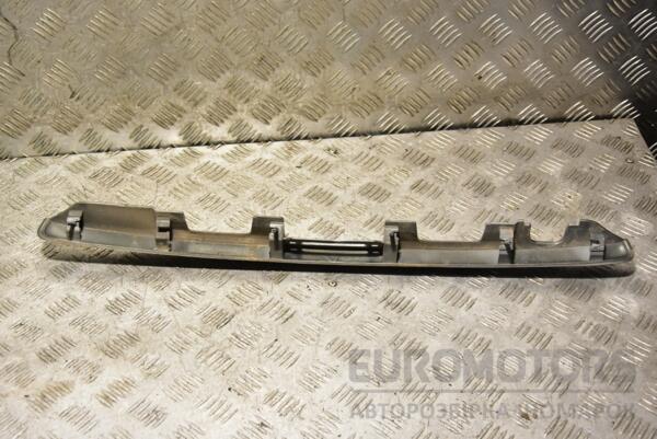 Панель подсветки номера Toyota Corolla Verso 2004-2009 768110F010 304083 - 2