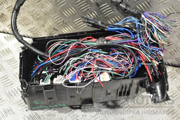Блок запобіжників Toyota Land Cruiser Prado 3.0td D-4D (150) 2009 8274160040 311219 - 2