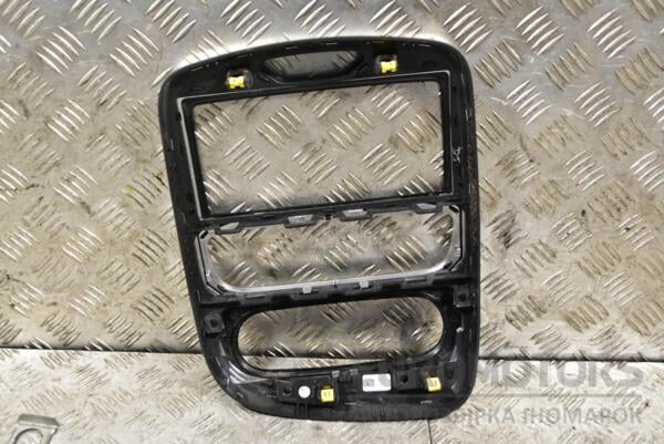 Консоль центральная в торпедо Renault Clio (IV) 2012 682605325R 318379 - 2