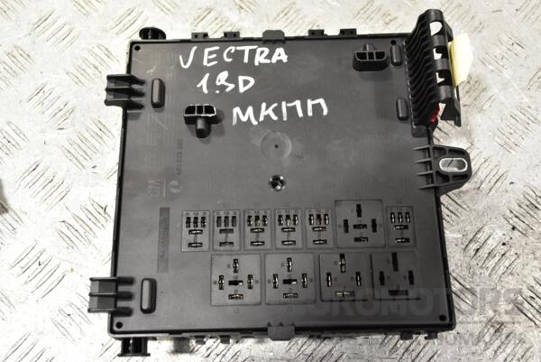 Блок предохранителей Opel Vectra (C) 2002-2008 13170890 321189 - 2