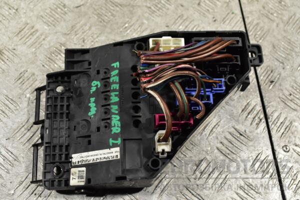 Блок предохранителей Land Rover Freelander (I) 1998-2006 YQE000270 323355 - 2