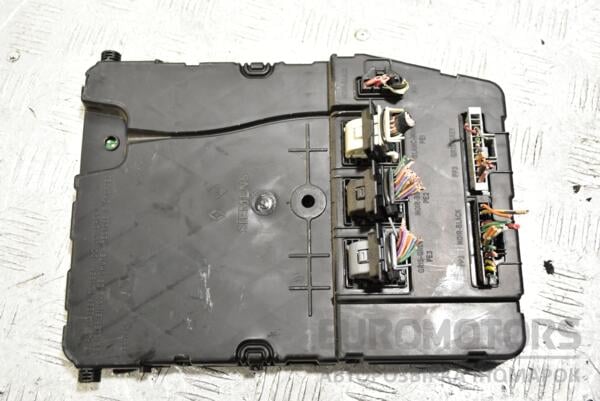 Блок запобіжників Renault Scenic (II) 2003-2009 8200724392 329140 - 2