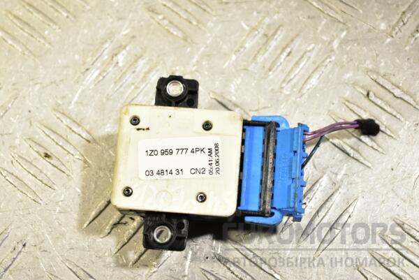 Кнопка регулювання сидіння переднього Skoda Superb 2008-2015 1Z0959777 329374 - 2