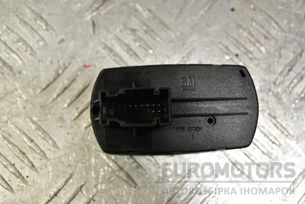 Блок управління склопідйомниками передній лівий Opel Corsa (D) 2006-2014 13258521 330725 - 2