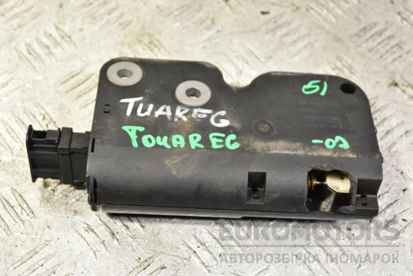 Частина замку кришки багажника з доводчиком -07 (дефект) VW Touareg 2002-2010 7L0827511B 331119 - 2