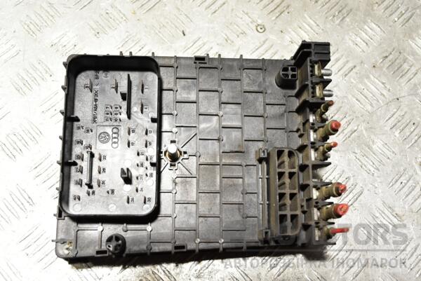Блок предохранителей VW Passat (B6) 2005-2010 3C0937125 331680 - 2