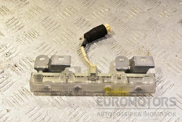 Фонарь сигнала торможения (дополнительный стоп-сигнал) Toyota Auris (E15) 2006-2012 8100612010 332040 - 2