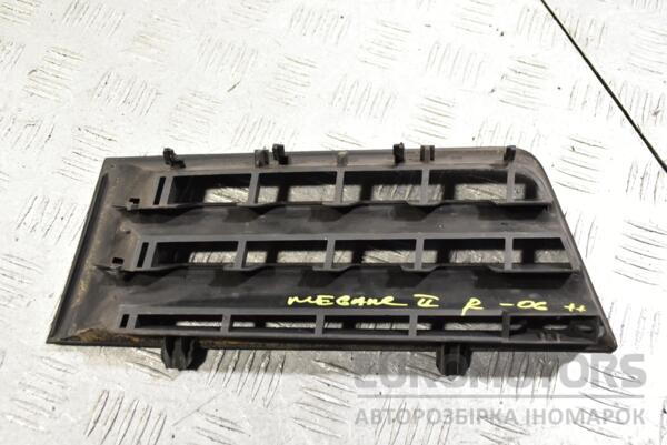Решетка радиатора правая -06 Renault Megane (II) 2003-2009 8200114157 332713 - 2