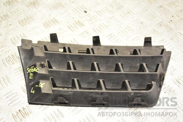 Решітка радіатора ліва -06 Renault Scenic (II) 2003-2009 8200140329 333675 - 2