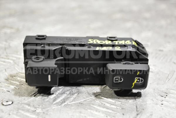 Кнопка стеклоподъемника передняя правая Kia Sportage 2010-2015 935753W100 337737 euromotors.com.ua