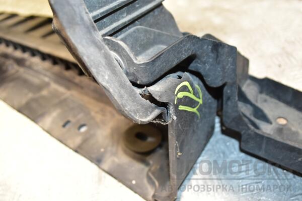 Панель передня (окуляр, телевізор) 06- (дефект) VW Touran 2003-2010 1T0805588AA 338996 - 3