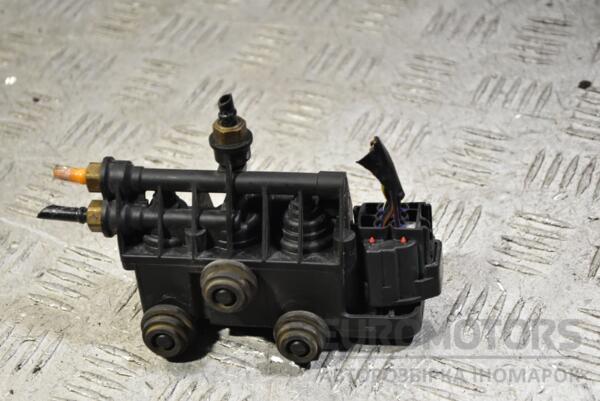 Блок клапанов пневмоподвески Land Rover Range Rover Sport 2005-2012 RVH000095 340993 - 2
