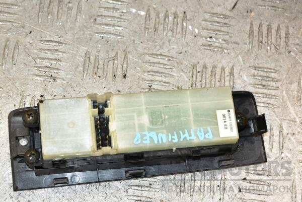 Блок управления стеклоподъемниками передний левый Nissan Pathfinder 2004-2015 25401EB302 341337 - 2