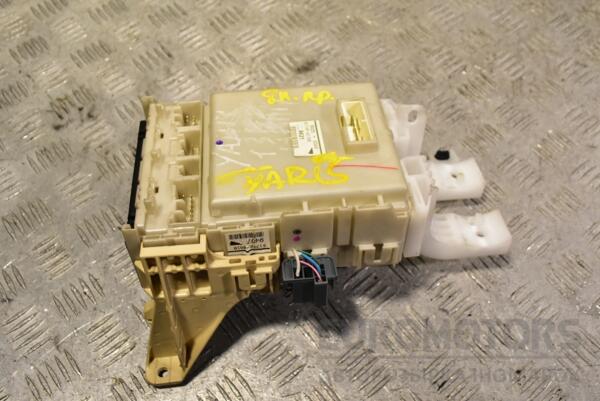 Блок предохранителей (дефект) Toyota Yaris 2006-2011 8273052700 342489 - 2
