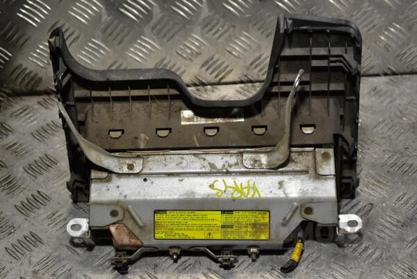 Подушка безопасности колен водителя Airbag Toyota Yaris 2006-2011 349647 - 2