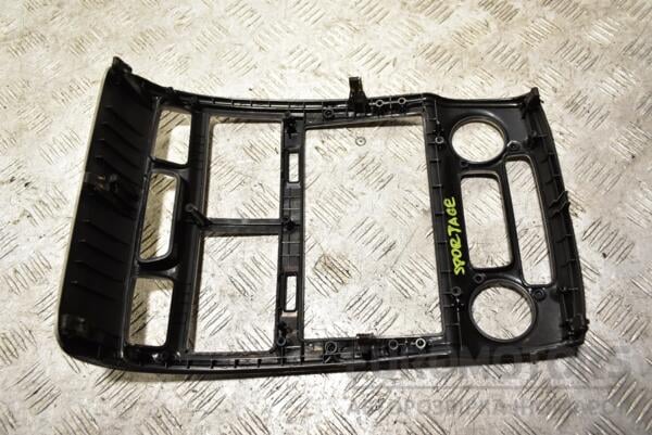 Накладка на торпедо центральна Kia Sportage 2004-2010 352593 - 2
