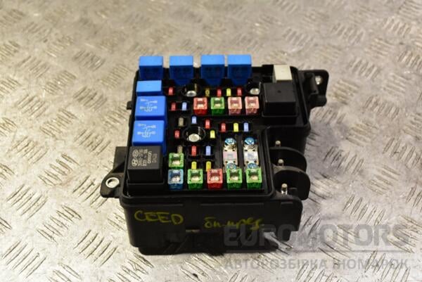 Блок предохранителей Kia Ceed 2007-2012 919501H020 355412 euromotors.com.ua