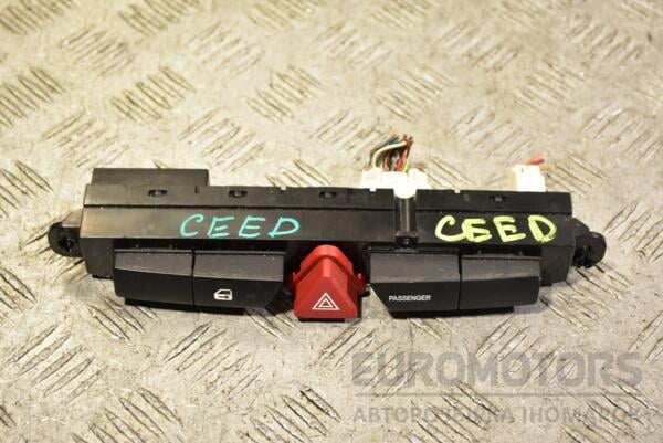 Блок кнопок аварийка Kia Ceed 2007-2012 937001H000 355436 euromotors.com.ua