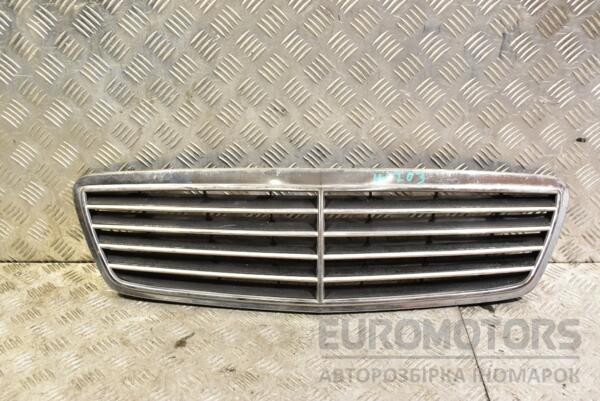 Решетка радиатора Mercedes C-class (W203) 2000-2007 357414 euromotors.com.ua