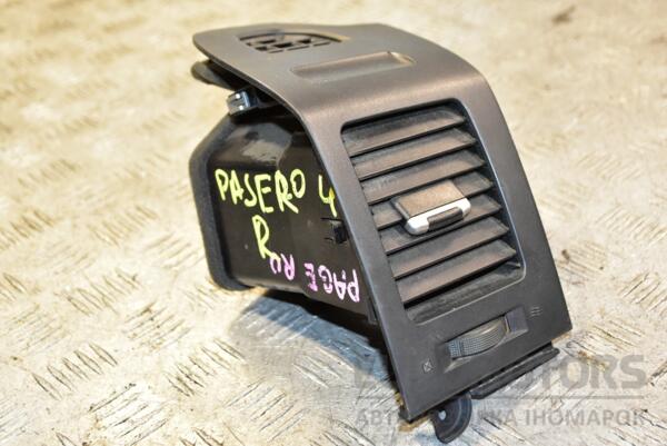 Дефлектор повітряний правий Mitsubishi Pajero (IV) 2007 8030A060 357558 euromotors.com.ua