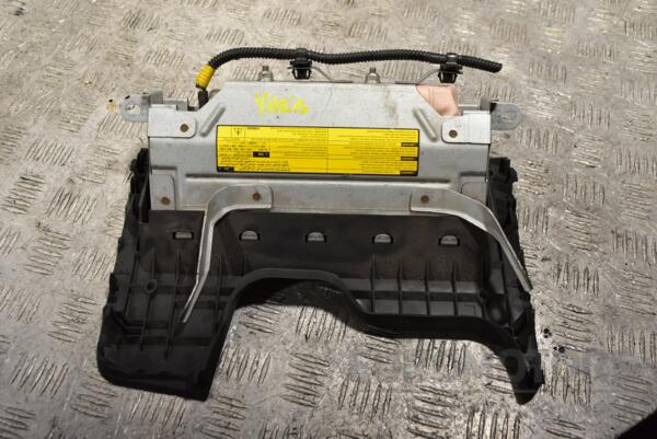 Подушка безопасности колен водителя Airbag Toyota Yaris 2006-2011 359519 - 2