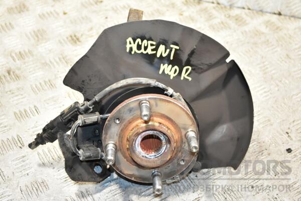 Поворотний кулак правий з ABS в зборі ступиця Hyundai Accent 2006-2010 360340 euromotors.com.ua