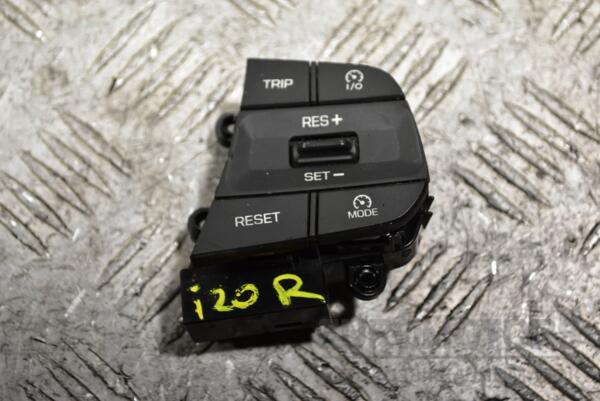 Кнопки руля правые Hyundai i20 2014 360553 euromotors.com.ua
