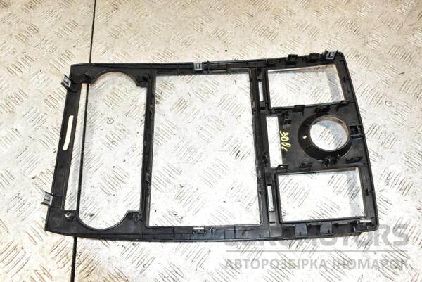 Накладка центральній консолі Chrysler 300C 2004-2010 0XB31TRMAA 362454 - 2