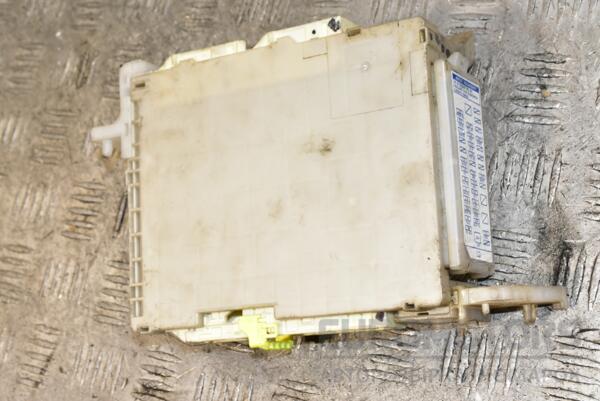 Блок запобіжників Toyota Yaris 2011 8273052F80 365787 - 2