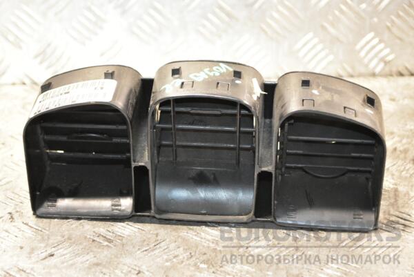 Дефлектор воздушный центральный Chrysler Voyager 2000-2008 P12221076A 367718 - 2
