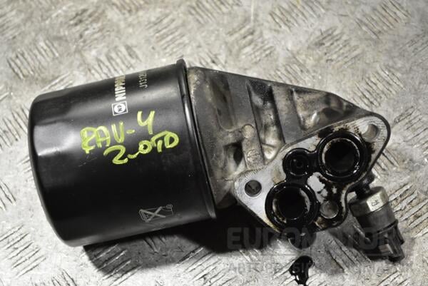 Кронштейн масляного фільтра Toyota Rav 4 2.0td D-4D 2000-2005 1560927010 368695 euromotors.com.ua