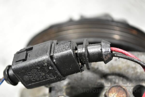 Компресор кондиціонера (дефект) Audi A6 2.5tdi (C5) 1997-2004 4472208813 368752 - 4