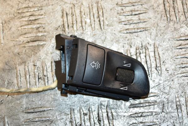 Кнопки руля правые (дефект) Audi A6 (C6) 2004-2011 4F0951527A 370186 euromotors.com.ua