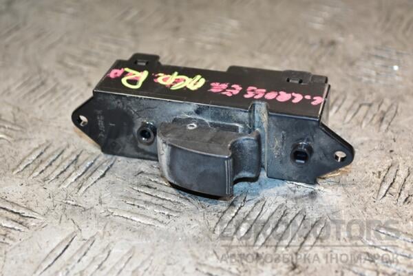 Кнопка стеклоподъемника передняя правая Citroen C-Crosser 2009-2013 8608A182 371309 euromotors.com.ua
