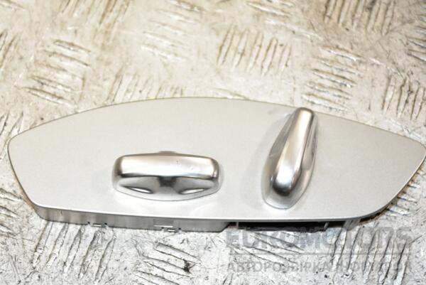 Кнопка регулировки сидения переднего левого Porsche Cayenne 2010 7PP959747M 371364 euromotors.com.ua